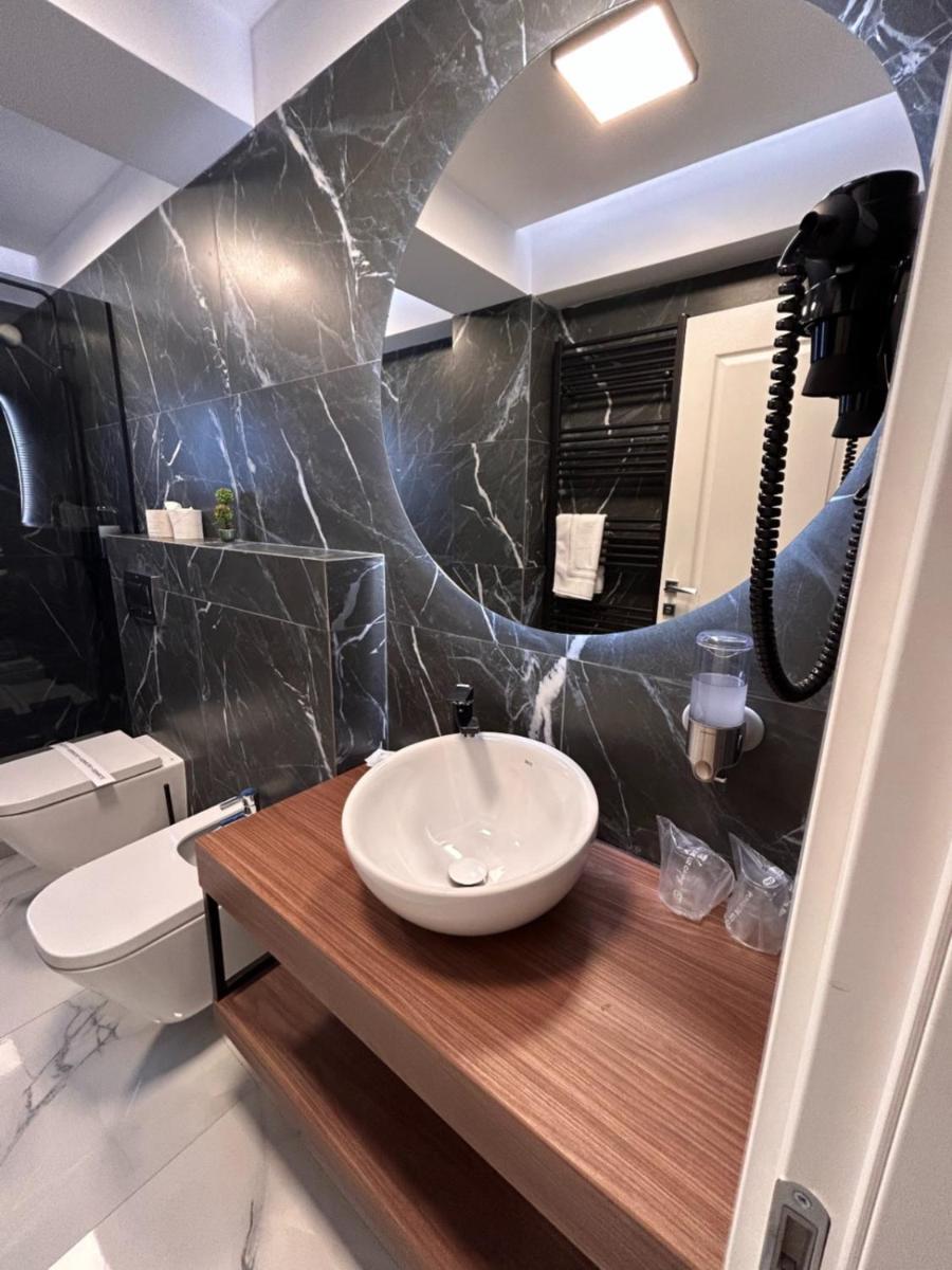 Visan Monarc Boutique Aparthotel - Self Check-In المظهر الخارجي الصورة