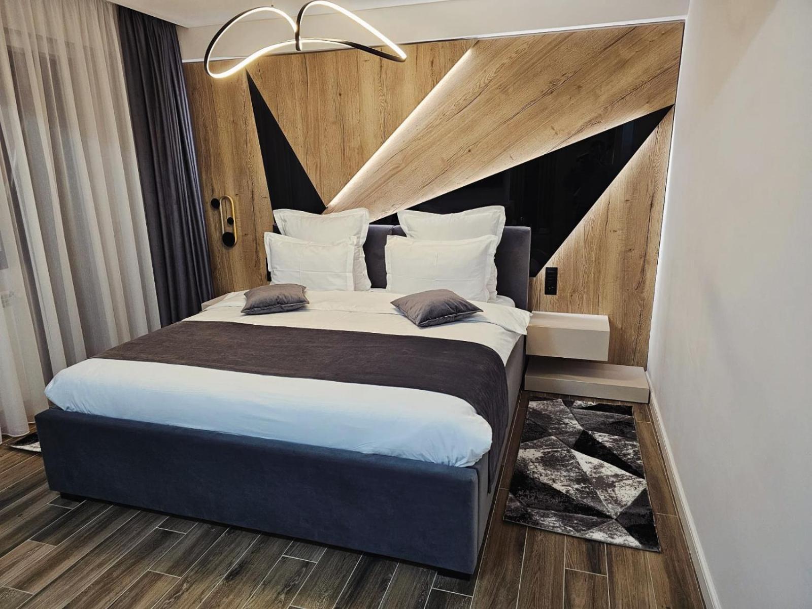 Visan Monarc Boutique Aparthotel - Self Check-In المظهر الخارجي الصورة