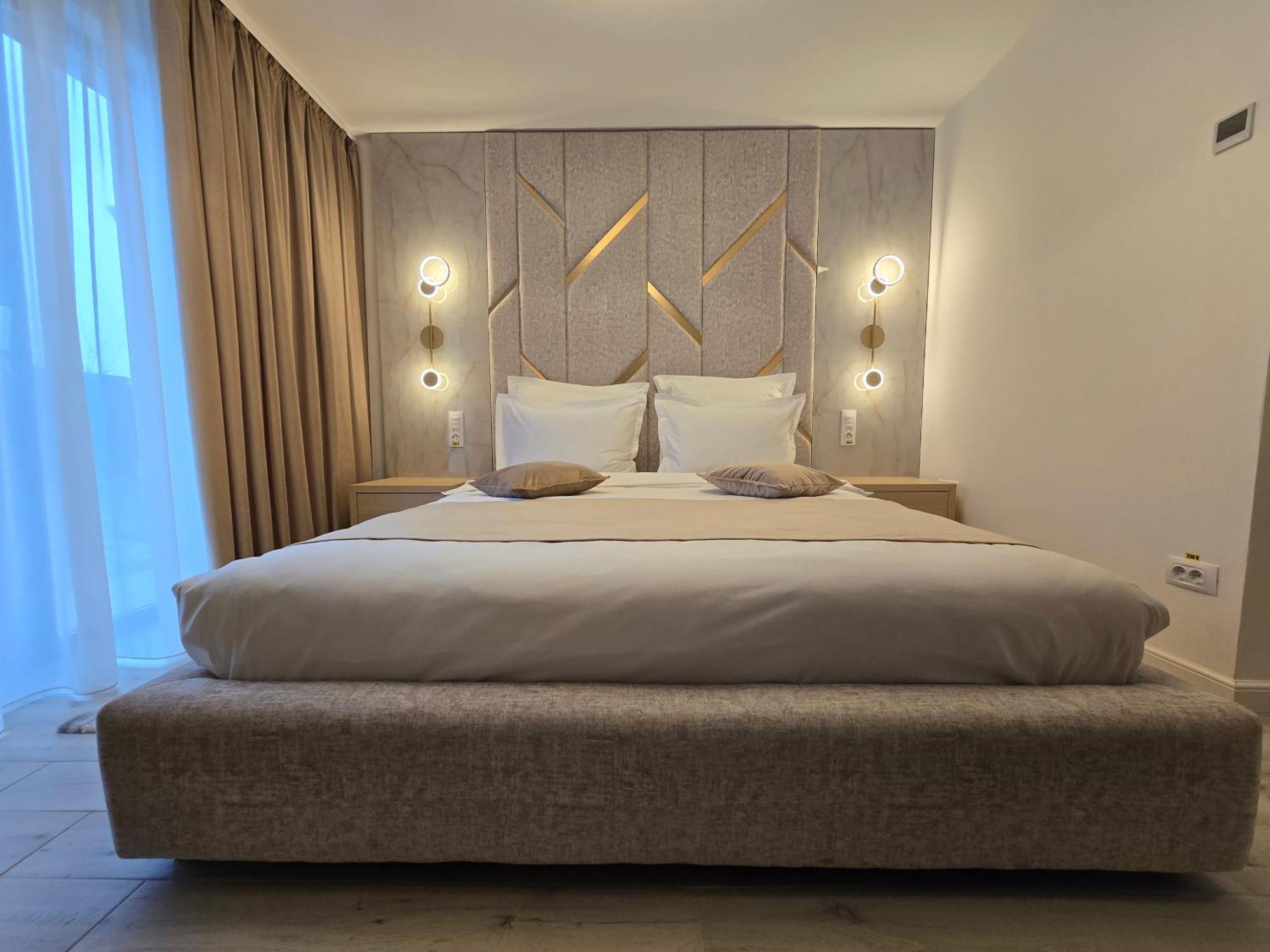 Visan Monarc Boutique Aparthotel - Self Check-In المظهر الخارجي الصورة
