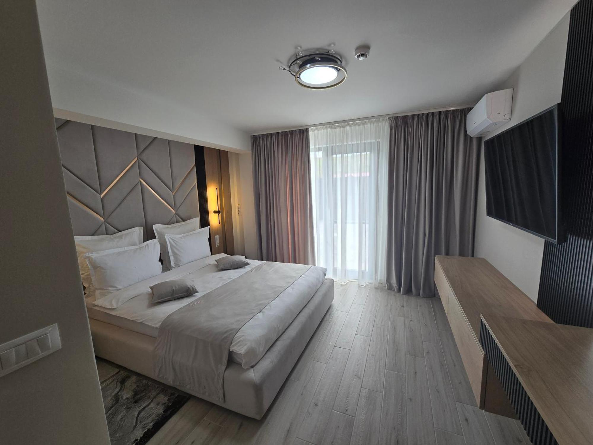 Visan Monarc Boutique Aparthotel - Self Check-In المظهر الخارجي الصورة
