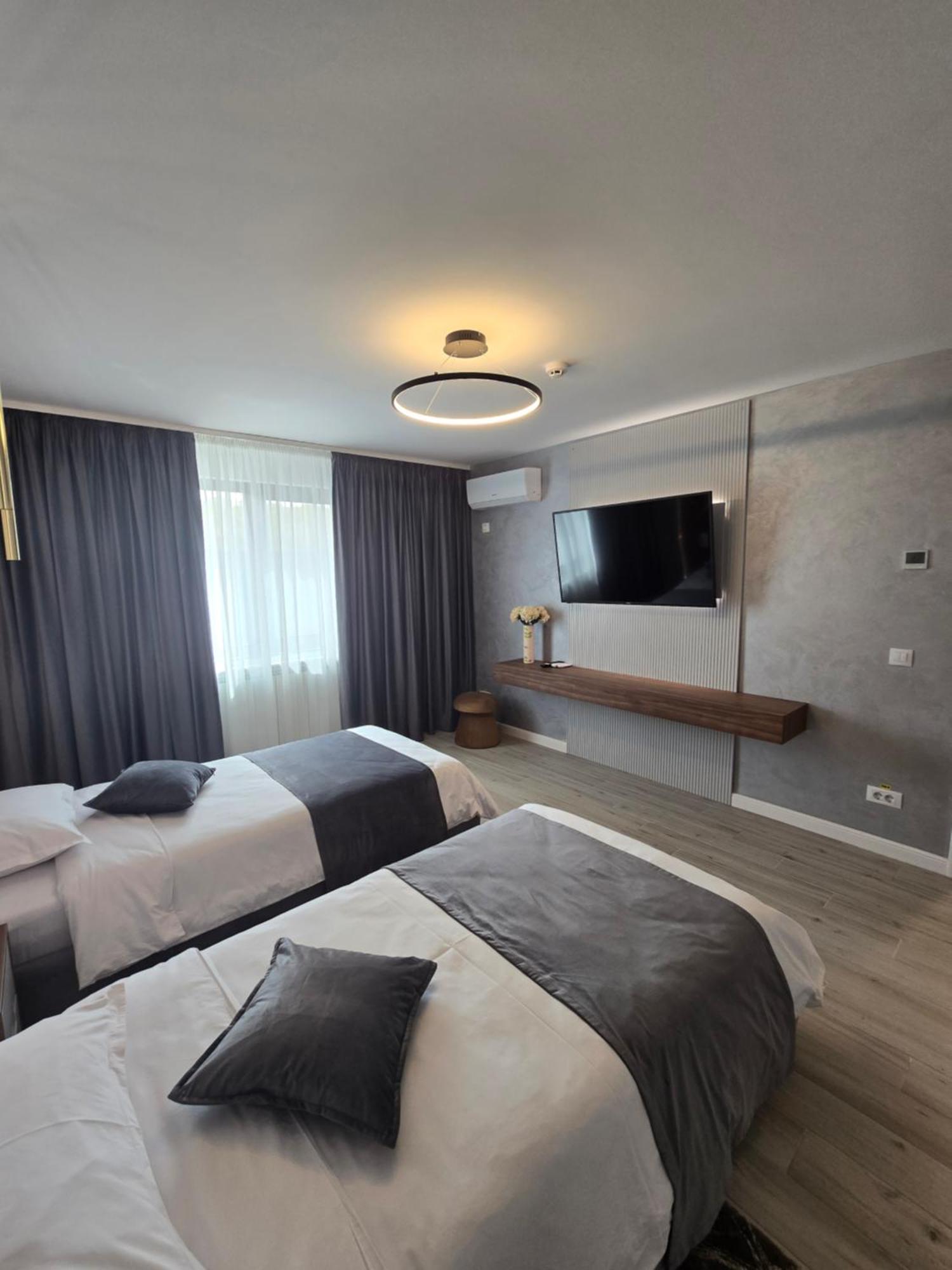 Visan Monarc Boutique Aparthotel - Self Check-In المظهر الخارجي الصورة